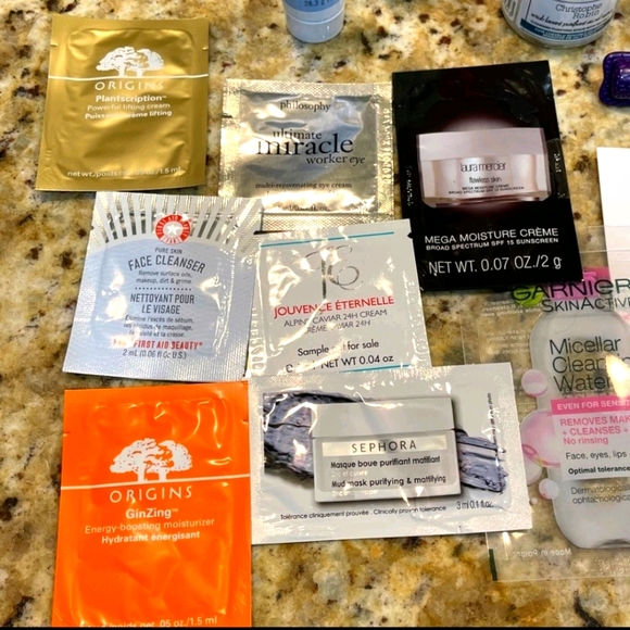 ❤25 pc Skincare Sample Bundle + Cosmetic Bag❤ - Picture 6 of 7